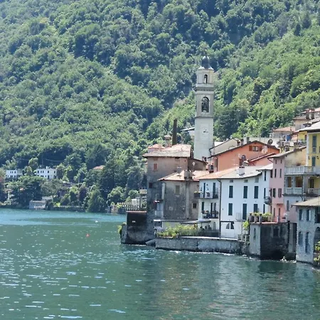 Via Castello, Como, アパート
