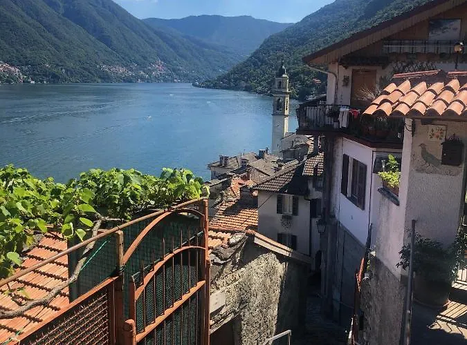 Via Castello, Como,